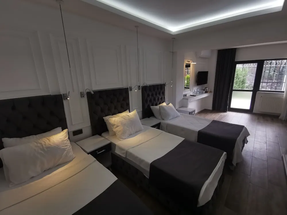 Ozel Bahceli Aile Odasi