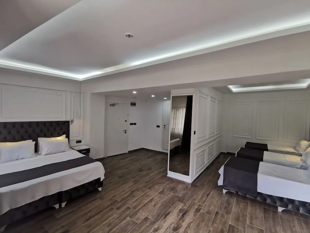 Ozel Bahceli Aile Odasi