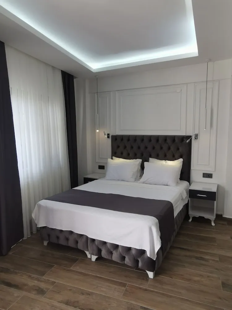 Ozel Bahceli Aile Odasi