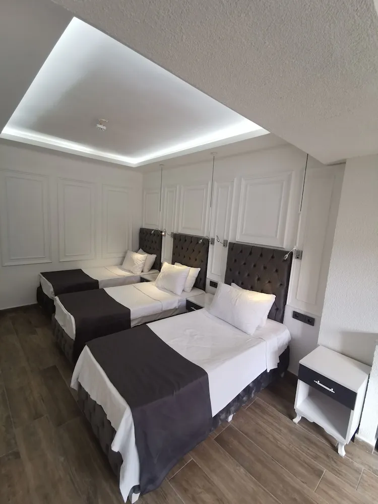 Ozel Bahceli Aile Odasi