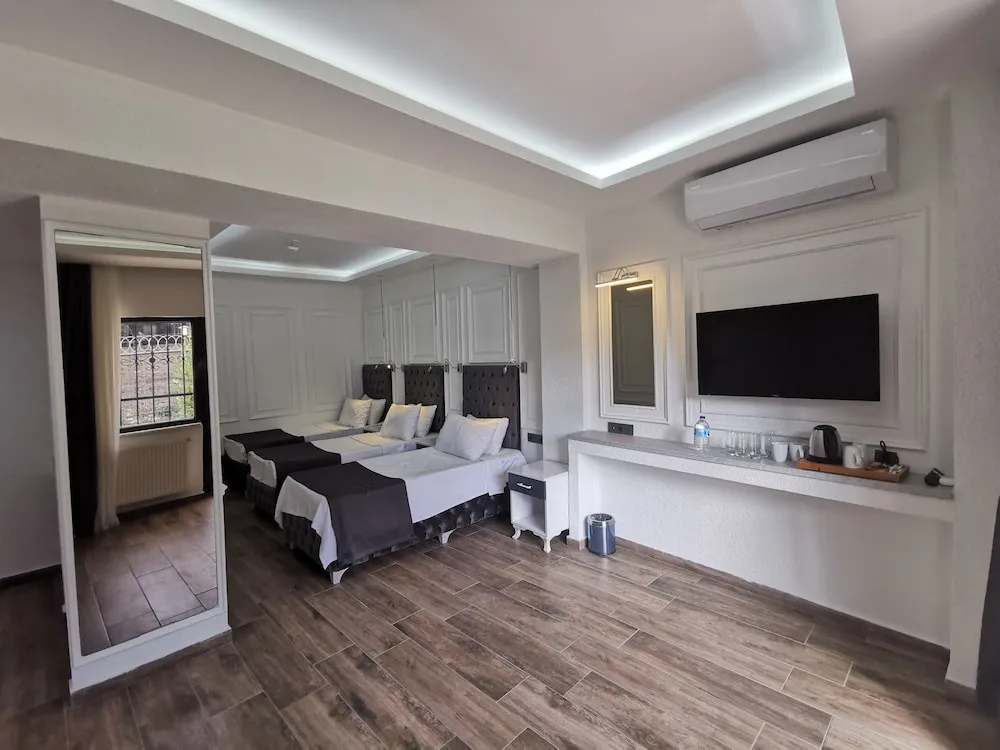 Ozel Bahceli Aile Odasi