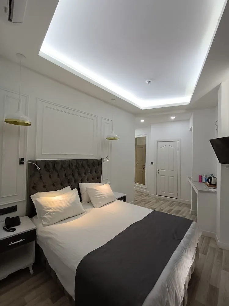 Balkonlu Cift Kisilik Oda