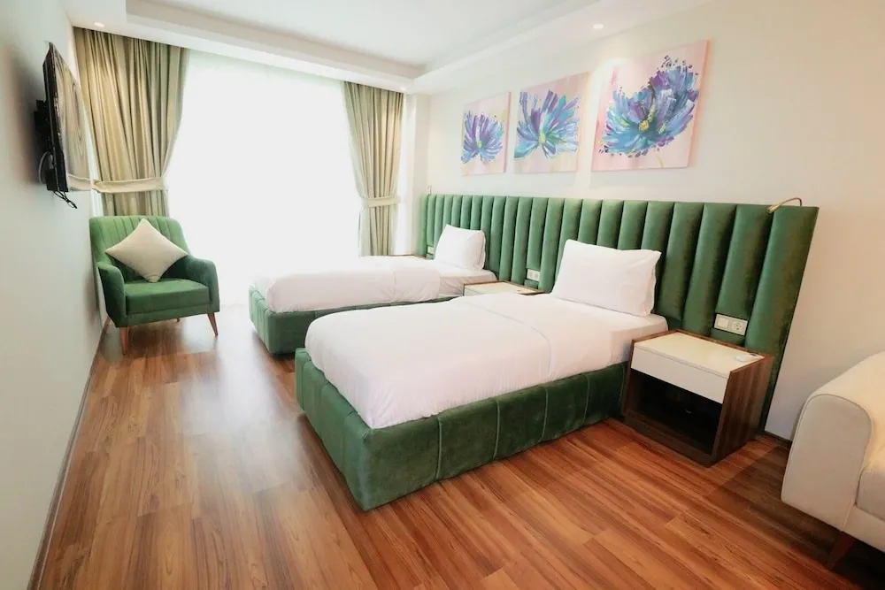 Family Suit, Multiple Beds, City View