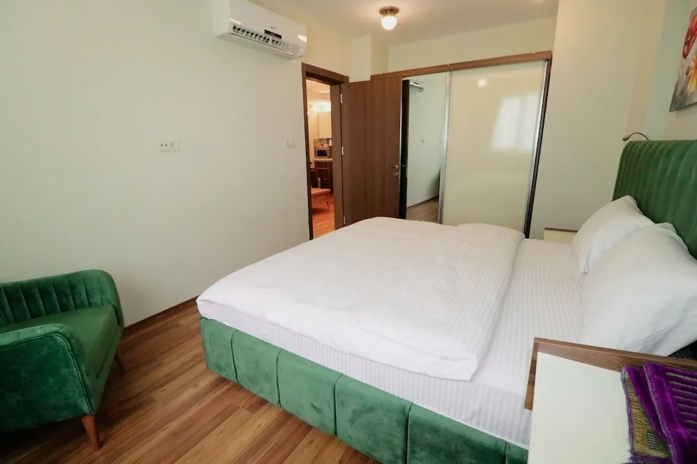Family Suit, Multiple Beds, City View