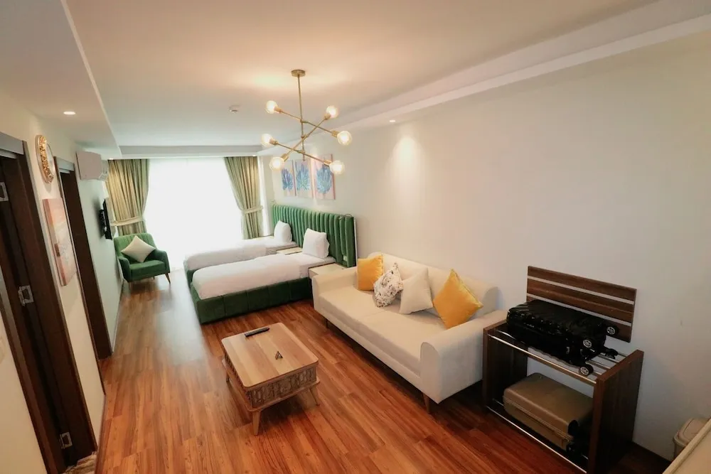 Family Suit, Multiple Beds, City View