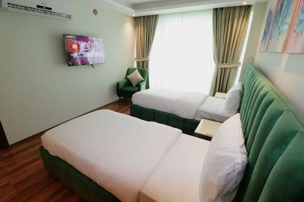 Family Suit, Multiple Beds, City View