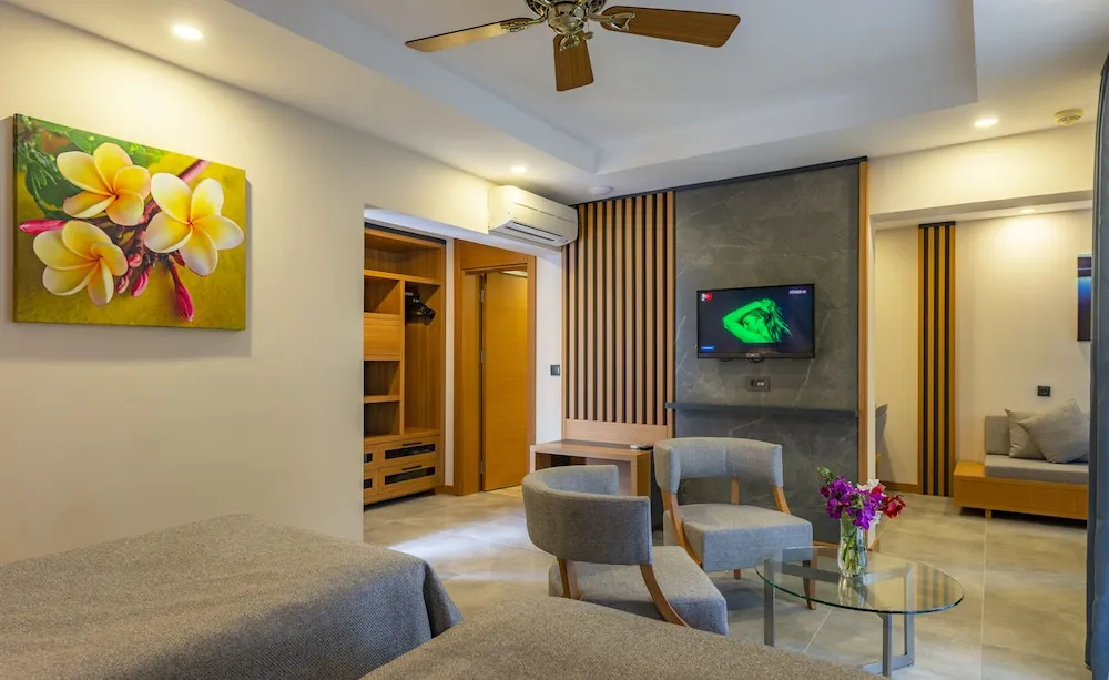 Superior Garden Room