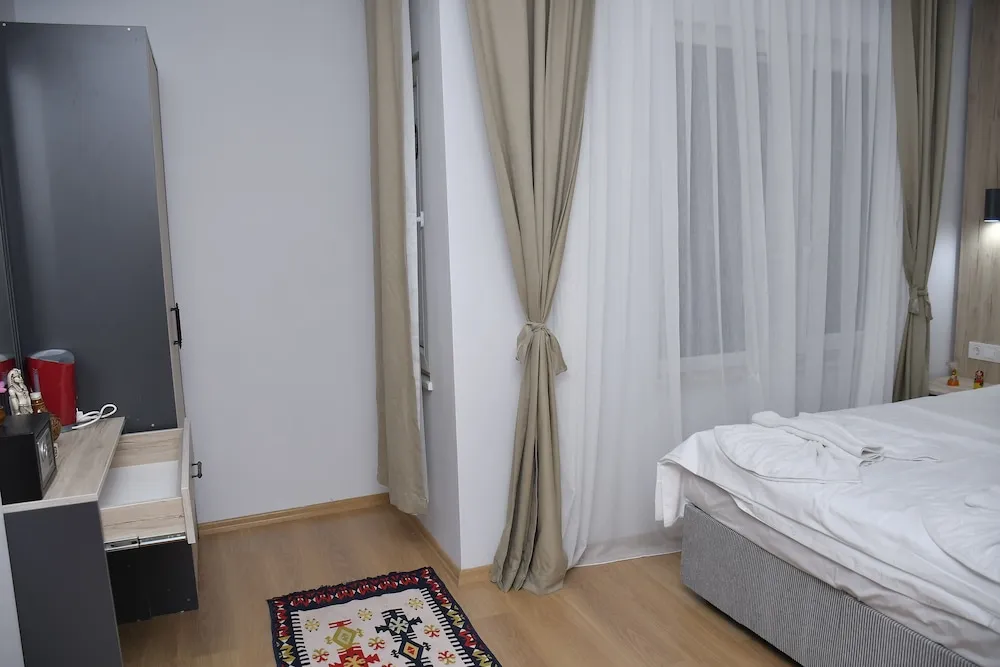 Standard Tek Büyük Yataklı Oda