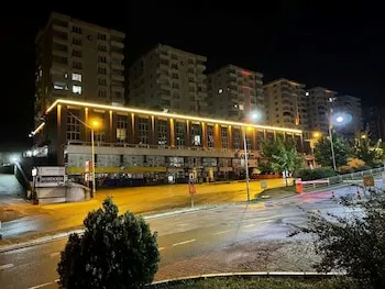 Focus Park Suit Hotel