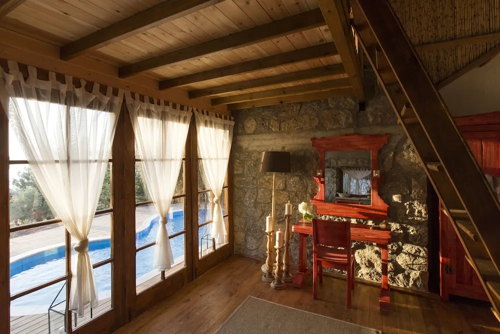 Honeymoon Deluxe Room