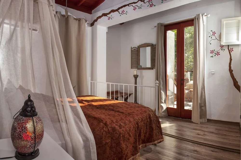 Honeymoon Stone House, Sea View