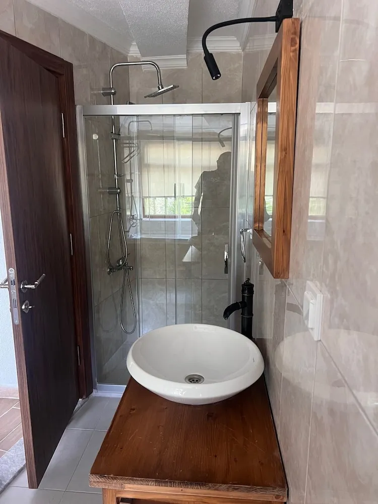 Comfort Tek Büyük Yataklı Oda, Balkon, Plaj Manzaralı