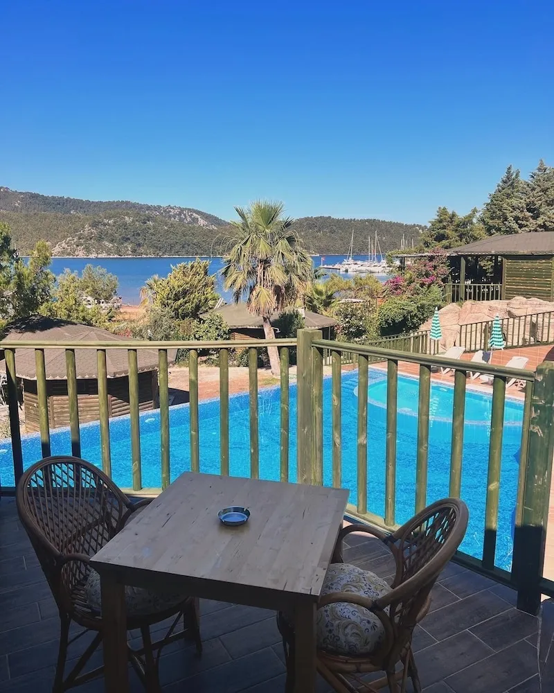 Comfort Tek Büyük Yataklı Oda, Balkon, Plaj Manzaralı