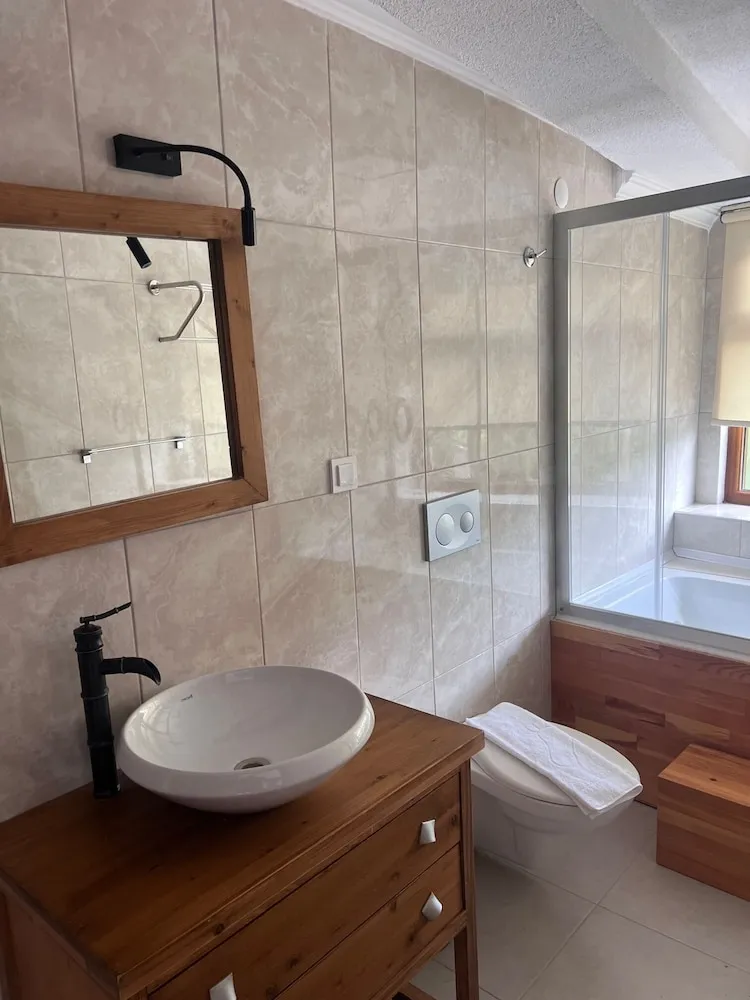 Comfort Tek Büyük Yataklı Oda, Balkon, Plaj Manzaralı