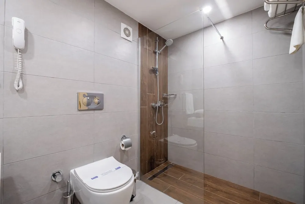 Standard Tek Büyük veya İki Ayrı Yataklı Oda
