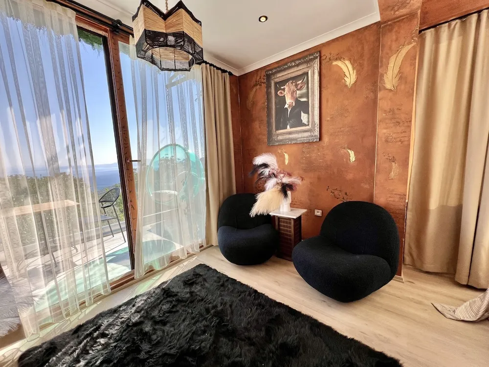 Orange Deluxe Room