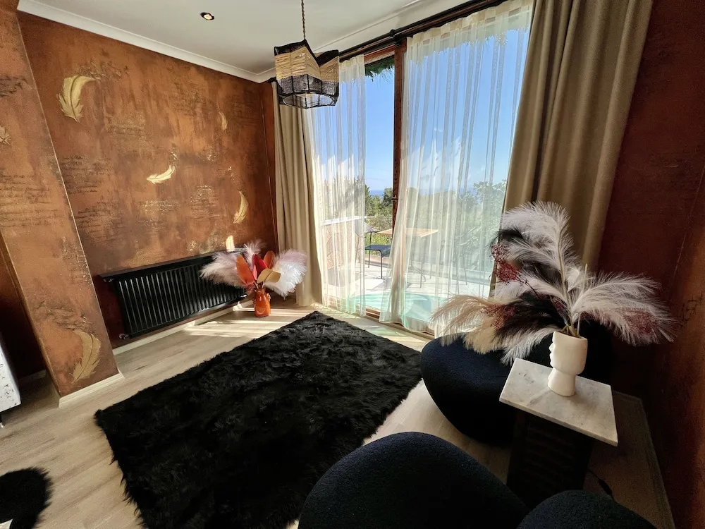 Orange Deluxe Room