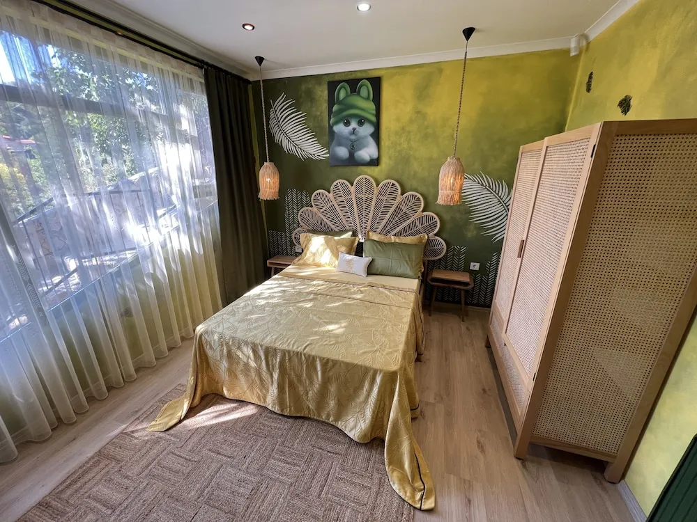 Green Deluxe Room