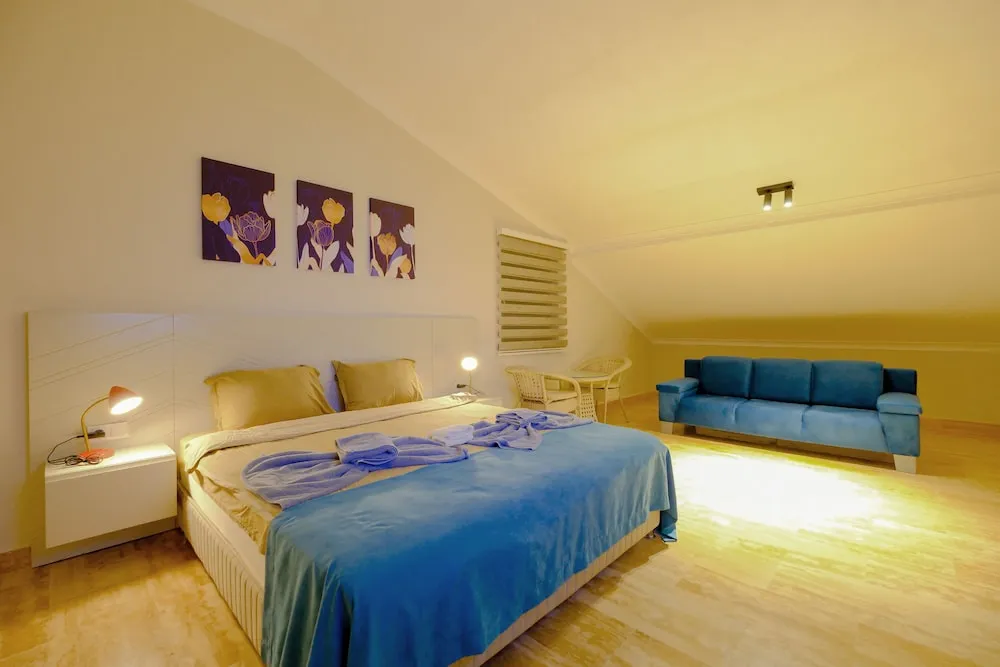 Deluxe Oda, 1 Yatak Odası, Balkon, Havuz Manzaralı
