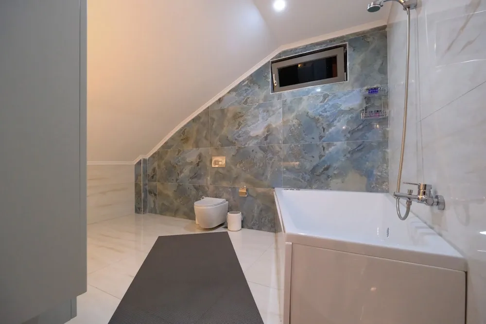 Deluxe Oda, 1 Yatak Odası, Balkon, Havuz Manzaralı