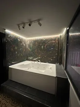 Casa Rosso Suite Hotel