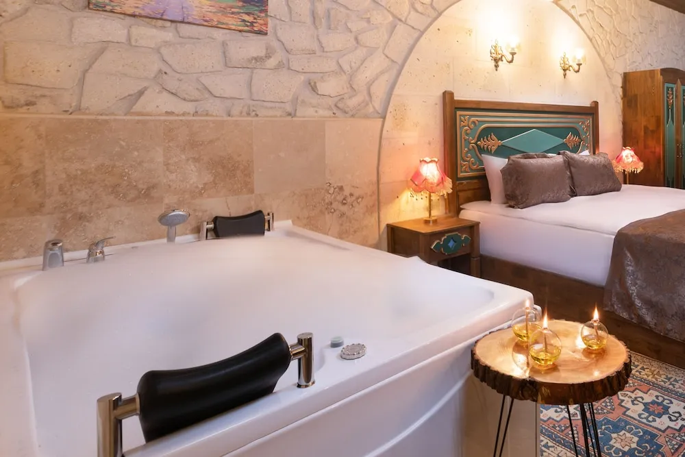 Romantic Tek Büyük Yataklı Oda