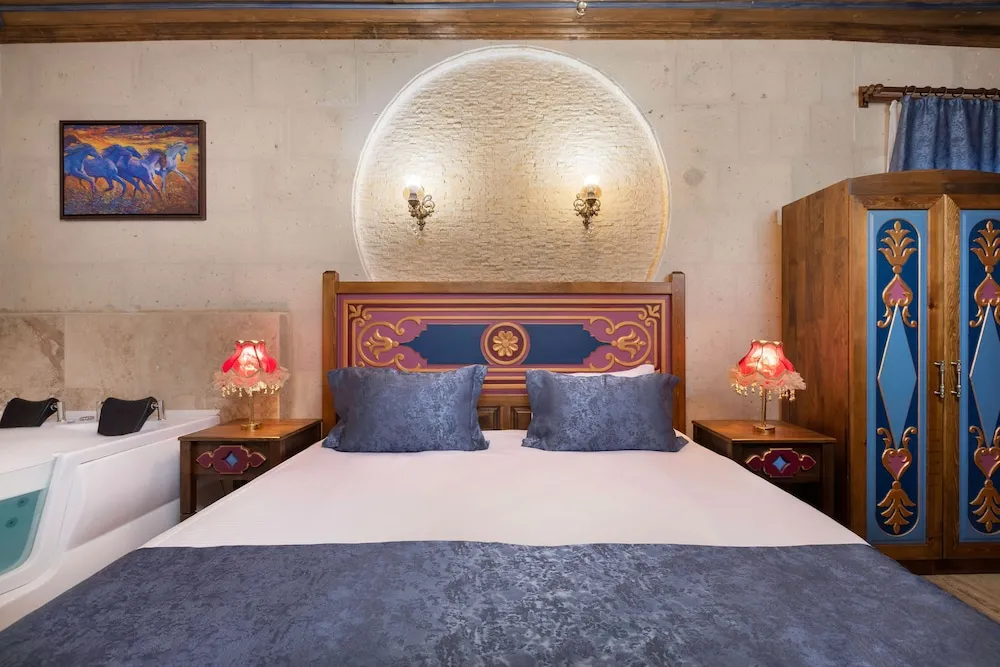 Romantic Tek Büyük Yataklı Oda