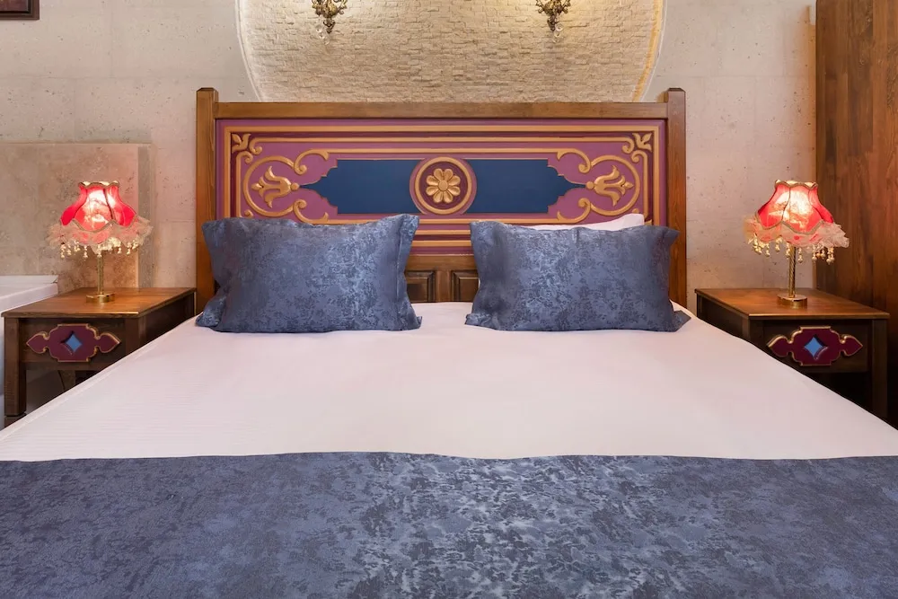 Romantic Tek Büyük Yataklı Oda