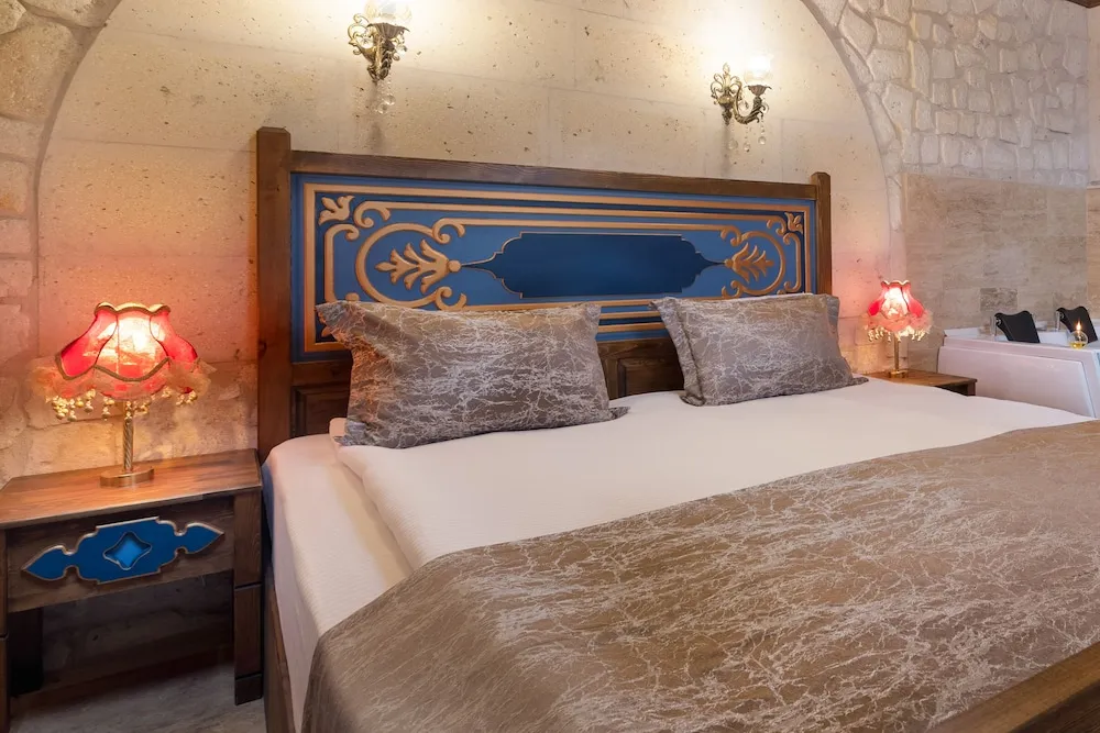 Honeymoon Tek Büyük Yataklı Oda