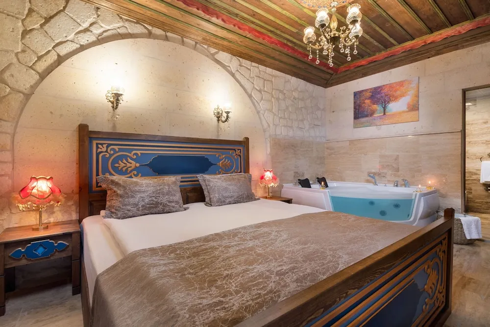 Honeymoon Tek Büyük Yataklı Oda