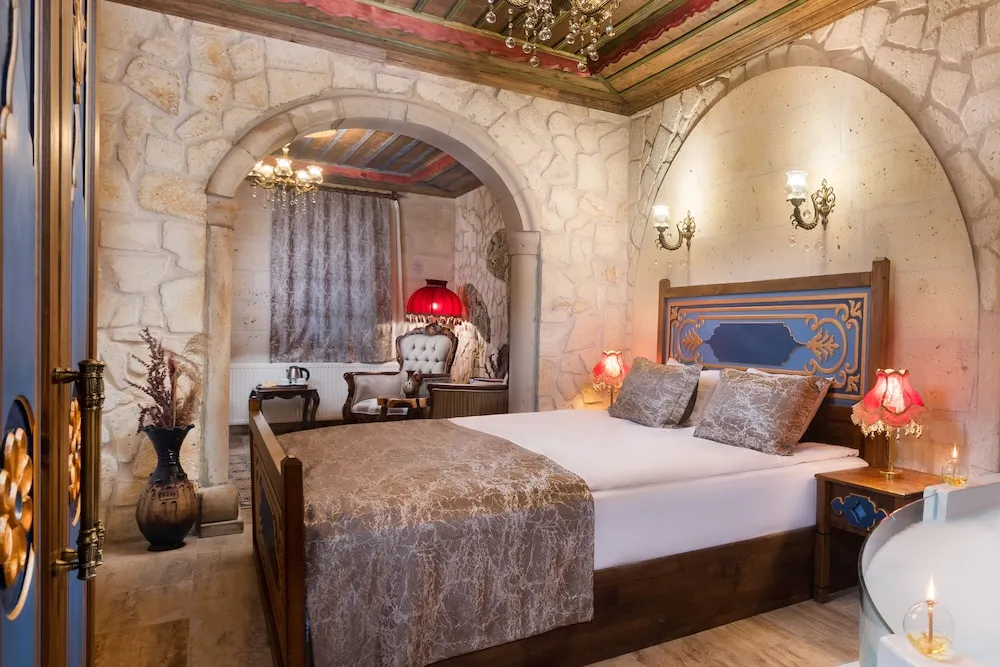 Honeymoon Tek Büyük Yataklı Oda