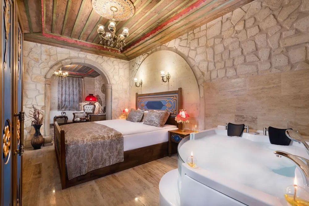 Honeymoon Tek Büyük Yataklı Oda