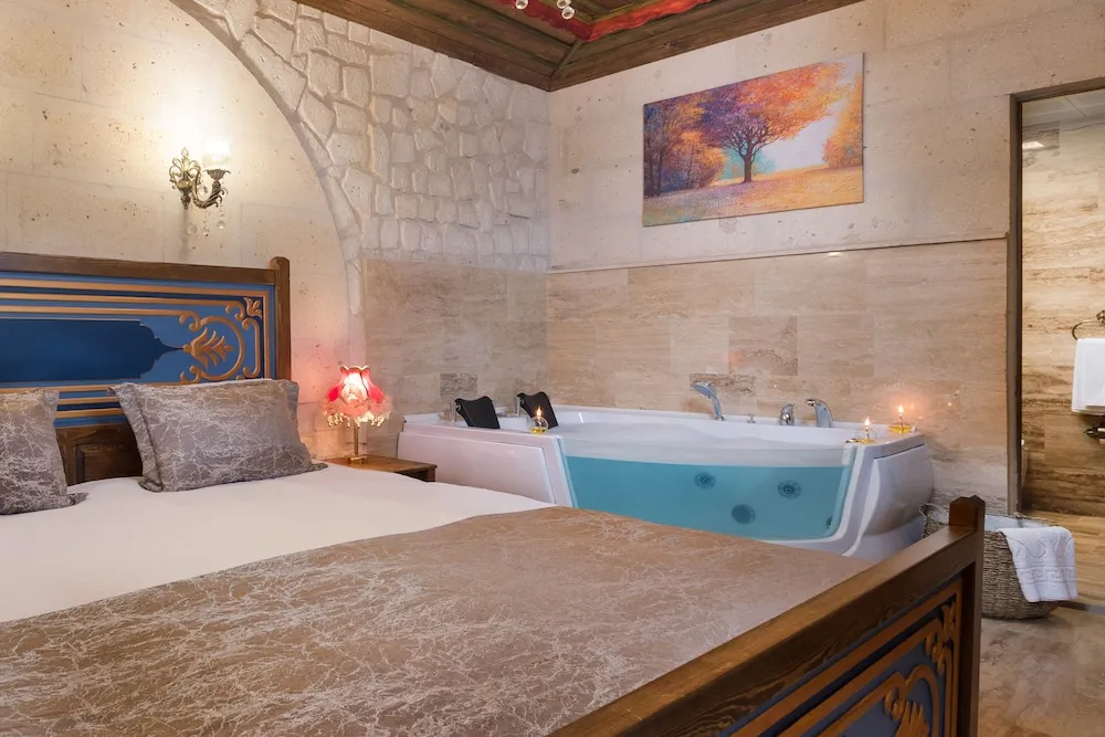 Honeymoon Tek Büyük Yataklı Oda