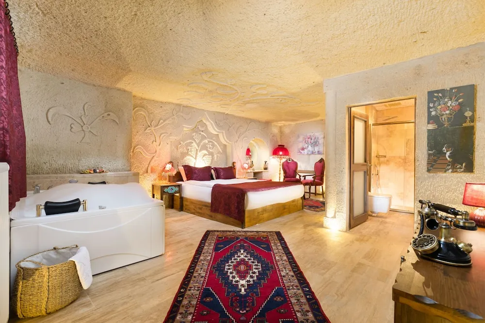 Luxury Tek Büyük Yataklı Oda