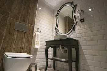 Sherlock Homes Hotels