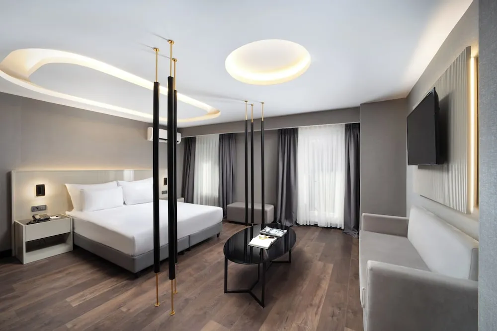 Deluxe Tek Büyük Yataklı Oda