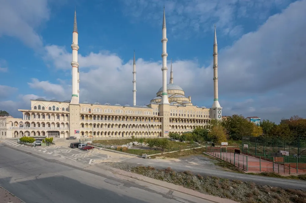 Deluxe Üç Kişilik Oda