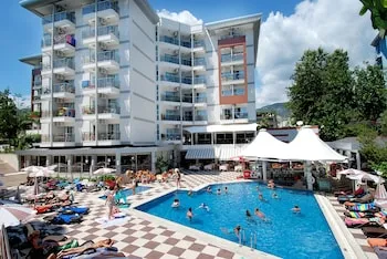 Grand Okan Hotel
