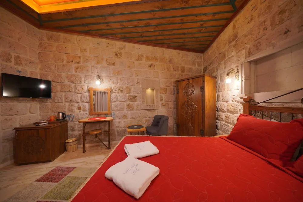 Superior Stone Room - 13