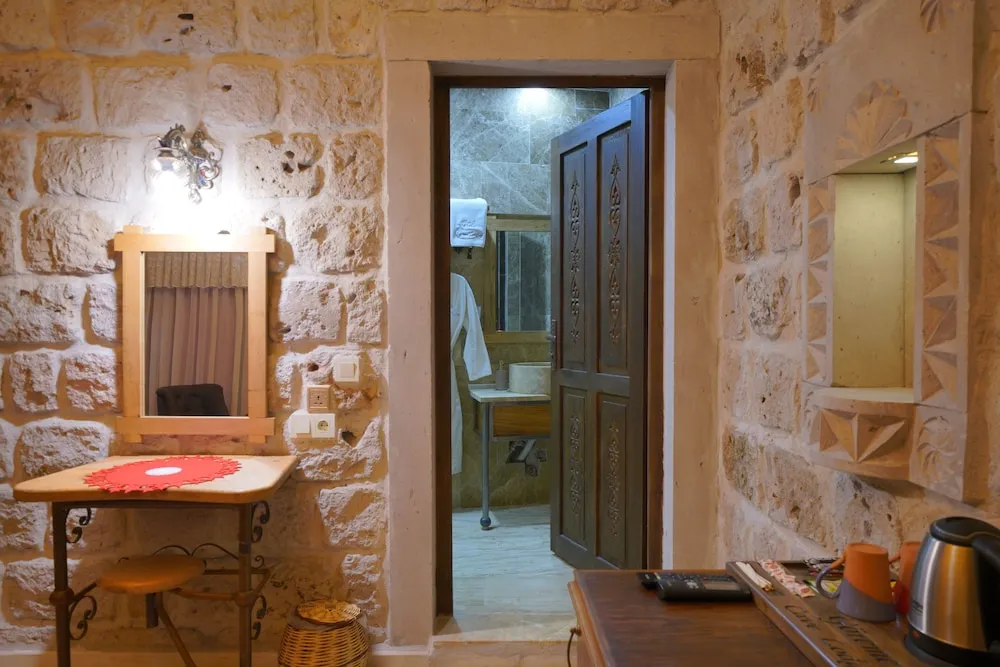 Superior Stone Room 9