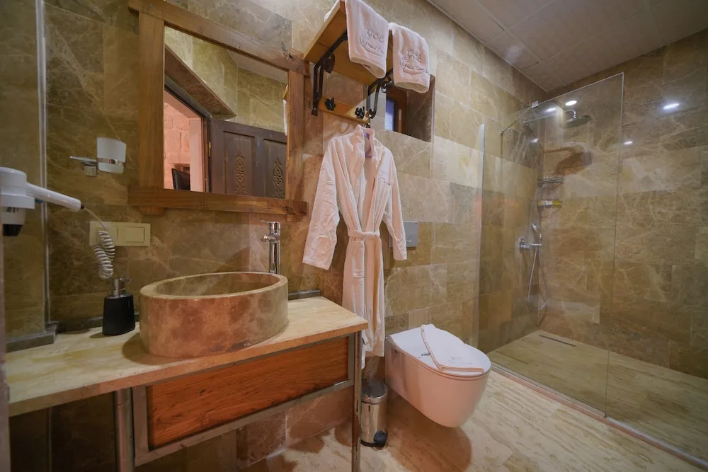 Superior Stone Room - 12