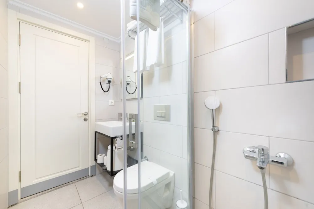 Economy Tek Büyük Yataklı Oda