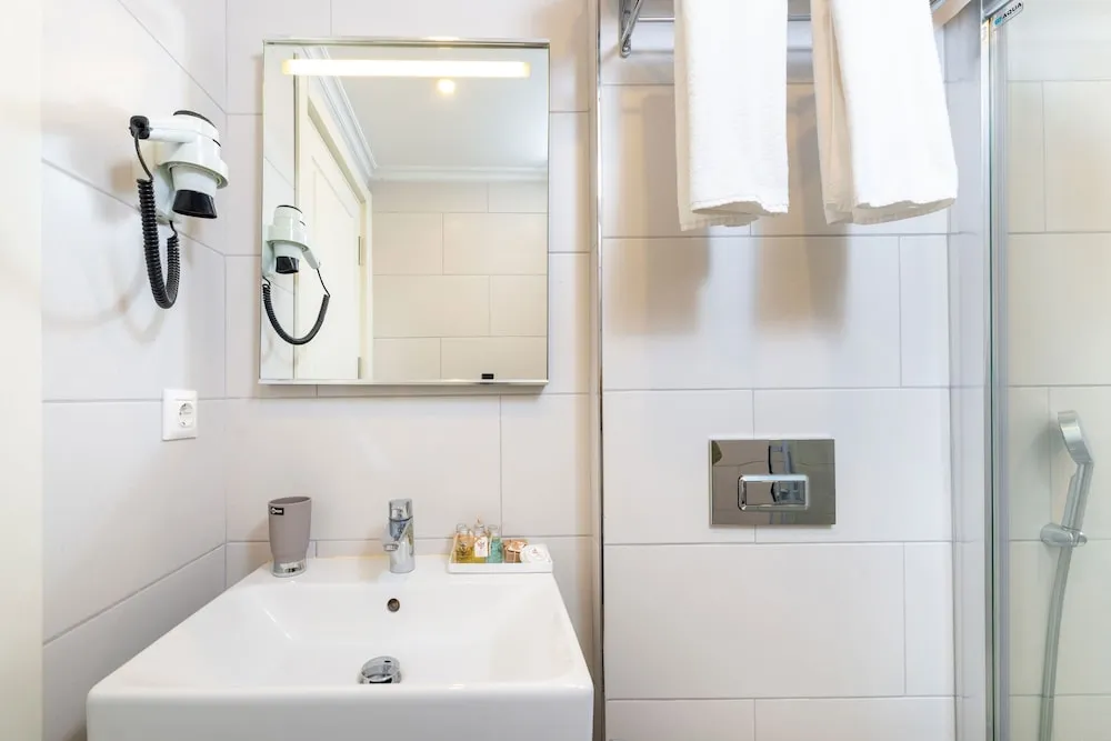 Economy Tek Büyük veya İki Ayrı Yataklı Oda