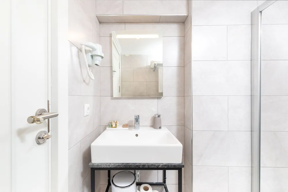 Standard Tek Büyük Yataklı Oda