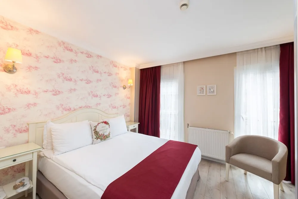 Standard Tek Büyük Yataklı Oda