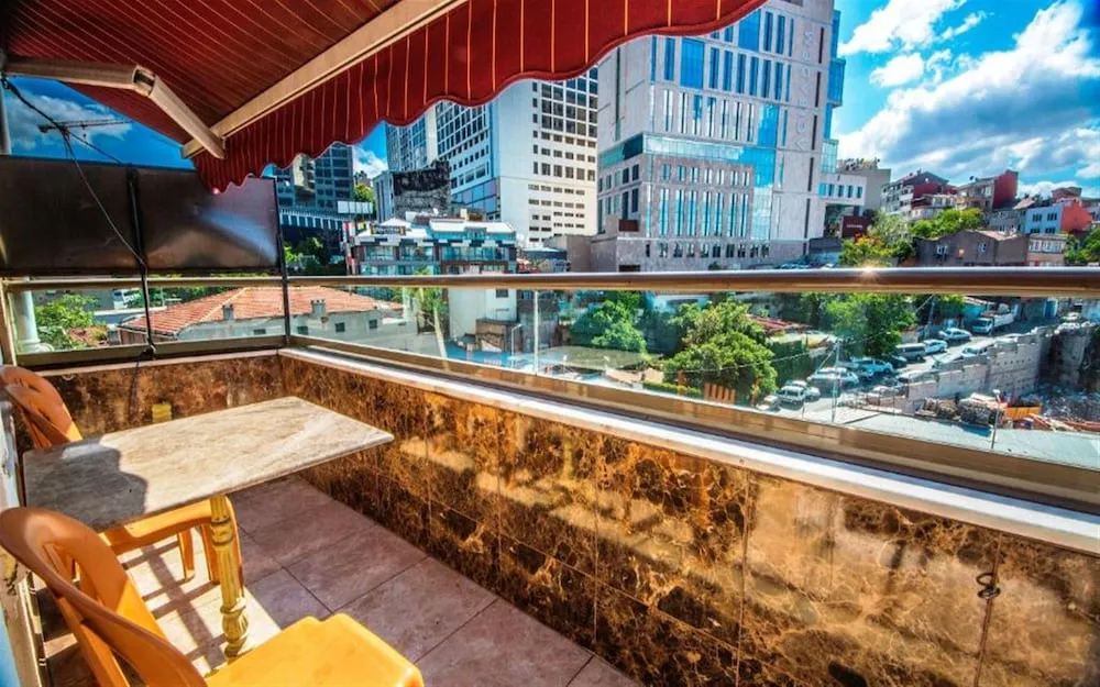 Standard Dört Kişilik Oda, Balkon
