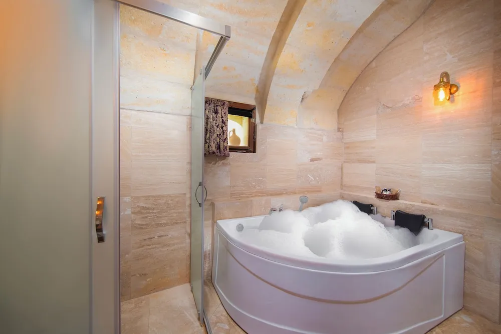 Deluxe Stone Room 206