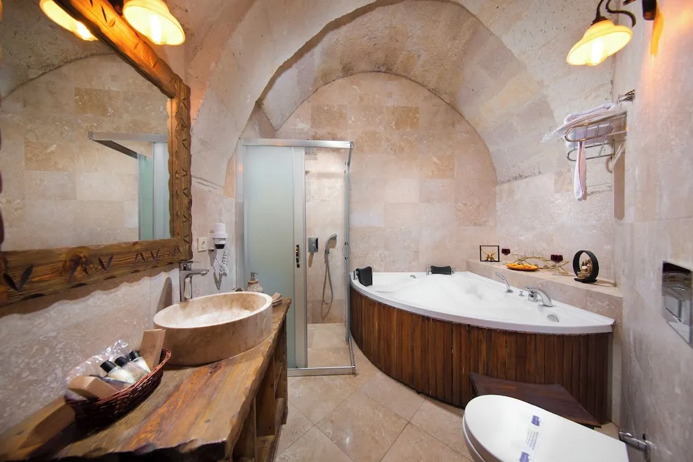 Deluxe Stone Room 101