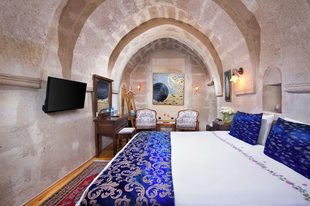 Deluxe Stone Room 101
