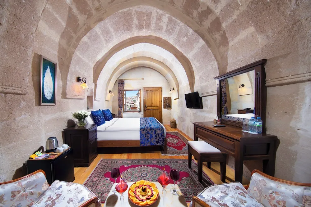 Deluxe Stone Room 101